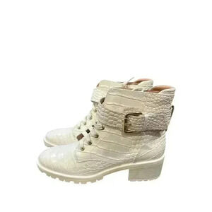 BCBG Generation Nubi White Leather Ankle Booties Size 9, Pre-Owned, Flaws Noted